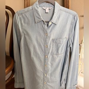 Old Navy Chambray Button Down Shirt